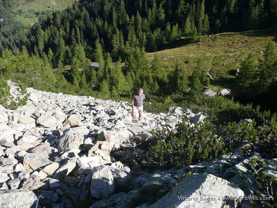 01 Salendo al lago Zelto.JPG